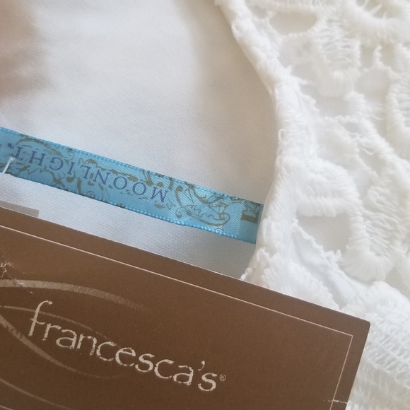 White lace dress - Picture 2 of 3